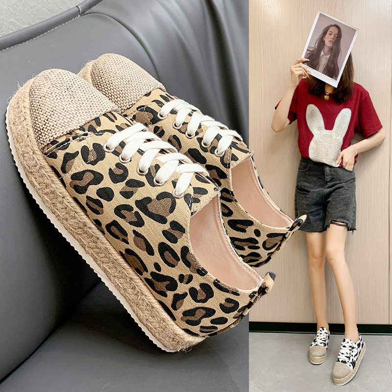 Cross-border foreign trade plus size Halloween printed low-top canvas shoes women's breathable round toe leopard print linen bottom lace-up board shoes