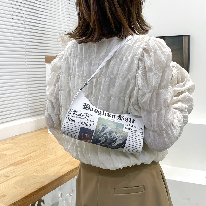 Street trendy ladies bags new newspaper printing women's bag personalized fashion small square bag shoulder messenger bag