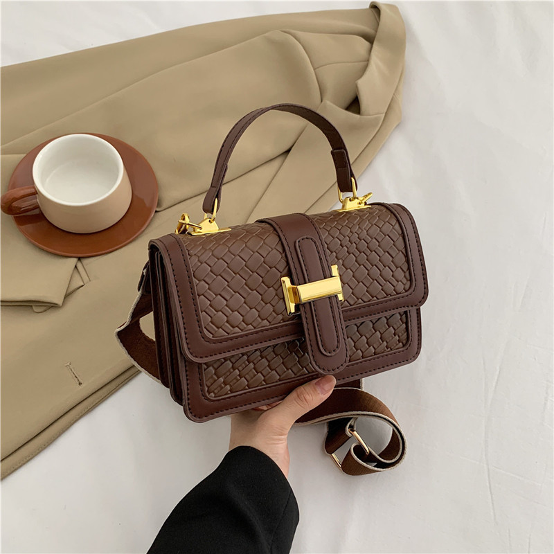Woven solid color simple color matching fashion shopping casual retro street crossbody portable shoulder small square bag