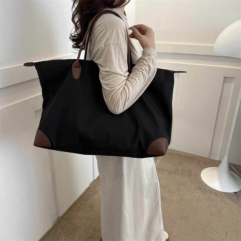 Large capacity bag for women new fashionable simple shoulder messenger bag waterproof Oxford cloth underarm portable tote bag