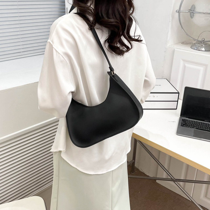Solid color PU trendy bags women's spring new fashion simple shoulder bag leisure commute underarm small square bag