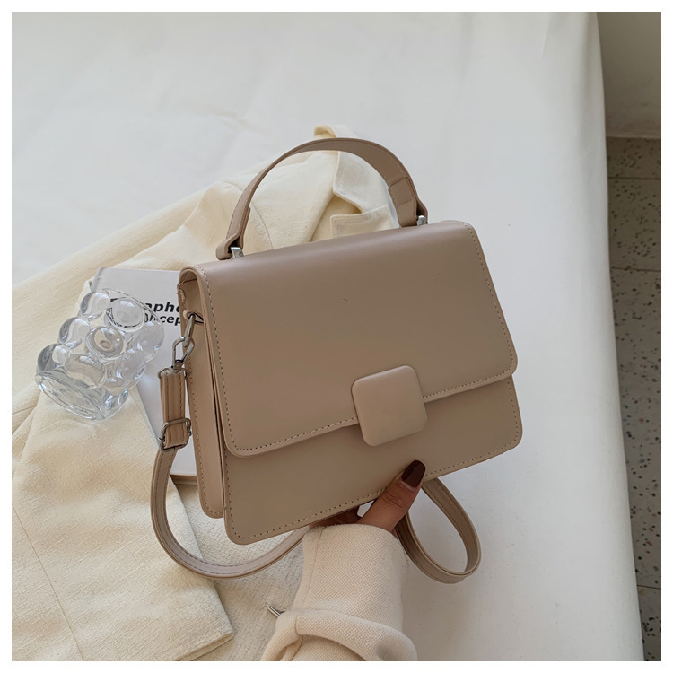 Fashion simple handbags women's spring new retro shoulder messenger bag Korean style flap small square bag