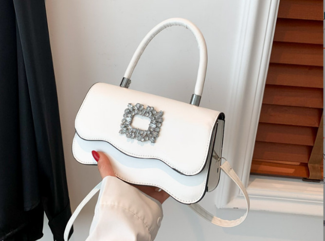 Fashion design handbag autumn new women's bags cute with diamonds shoulder bag small fresh wave messenger bag