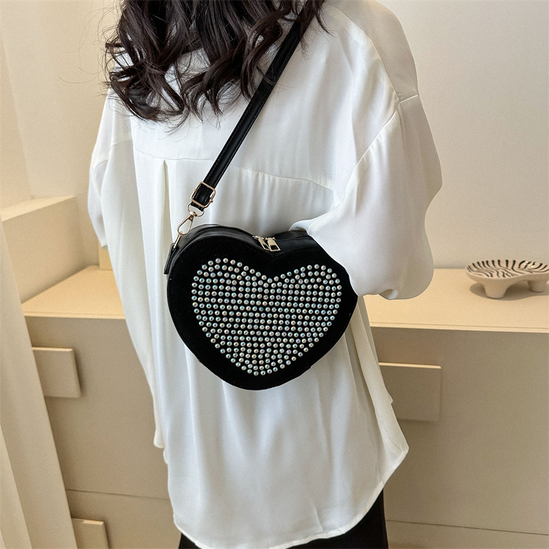 Popular small bag women's Korean-style fashion Diamond women's bag sweet gentle style heart-shaped unique one-shoulder messenger bag