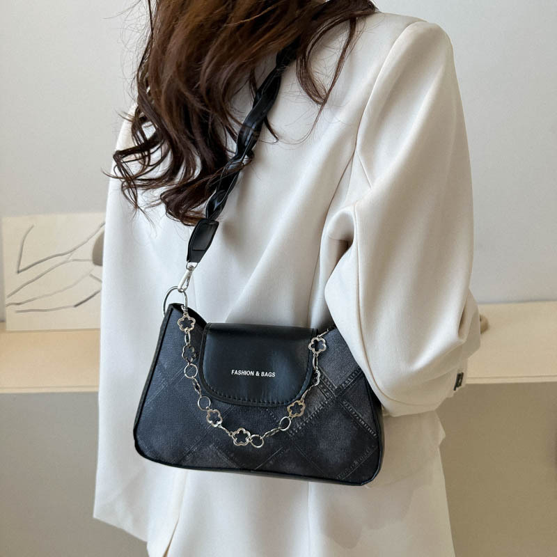 Fall popular stylish simple western style leisure this year new western style shoulder underarm trendy small square women's bag
