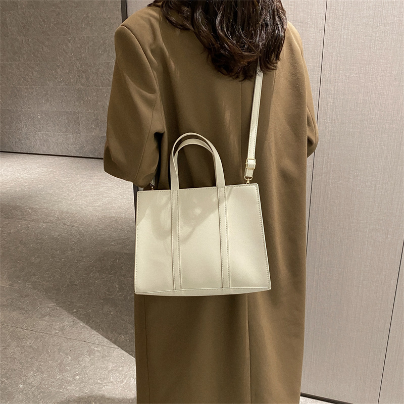 Retro women bag new casual tote bag simple portable large capacity textured fashionable shoulder bag