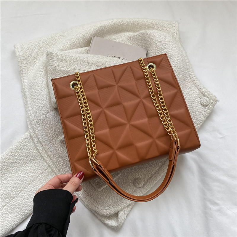 Simple ladies fashion new spring and summer new popular texture chain casual crossbody shoulder bag