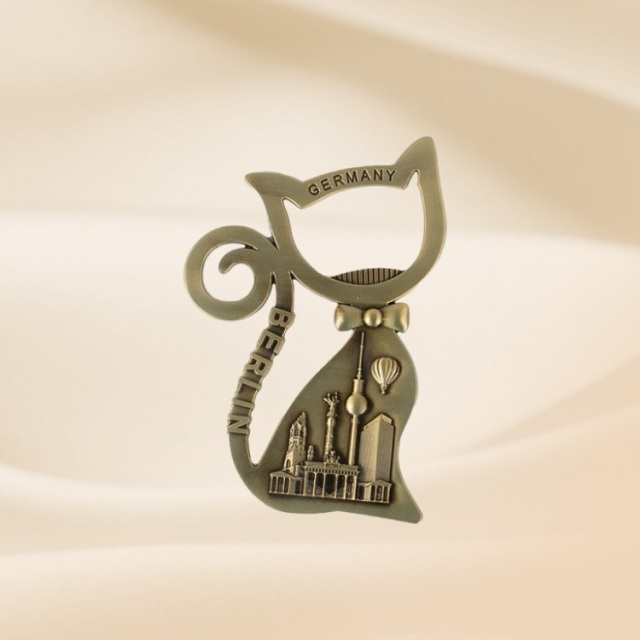 bespoke bottle opener Germany cat