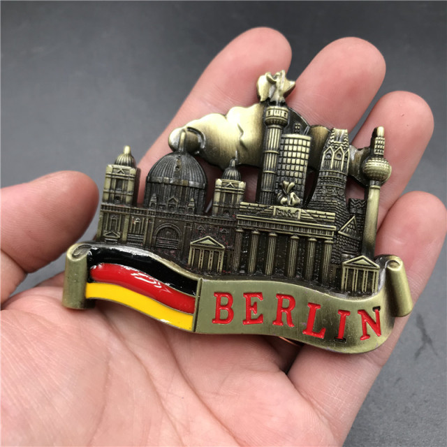 custom soft enamel magnets Berlin