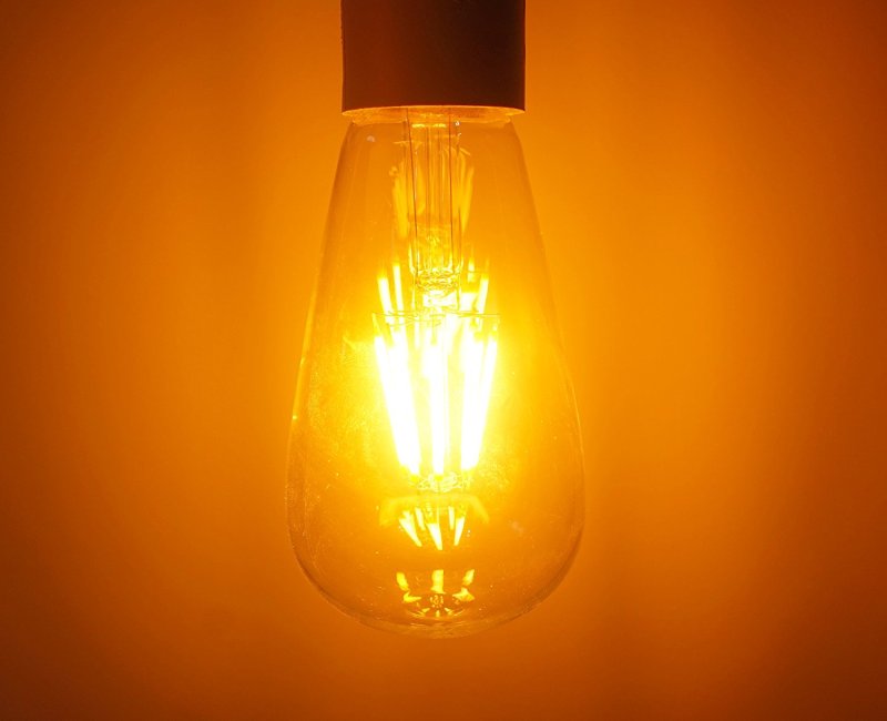 Dimmable ST64 LED Bulb 4W 8W E26/E27 Filament Light Bulb 110V/220V Vintage Edison Lamp Retro Transparent Glass Appearance