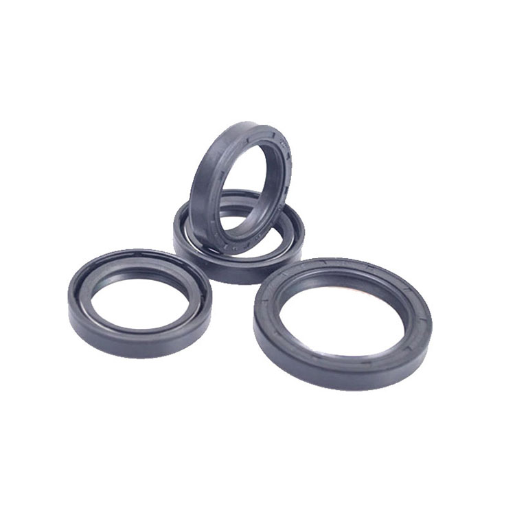 How to Inspect a Hub Oil Seal for Wear and Tear