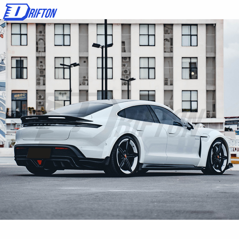 CMST Style Carbon Fiber Rear Diffuser For Porsche Taycan Turbo 2019-2020