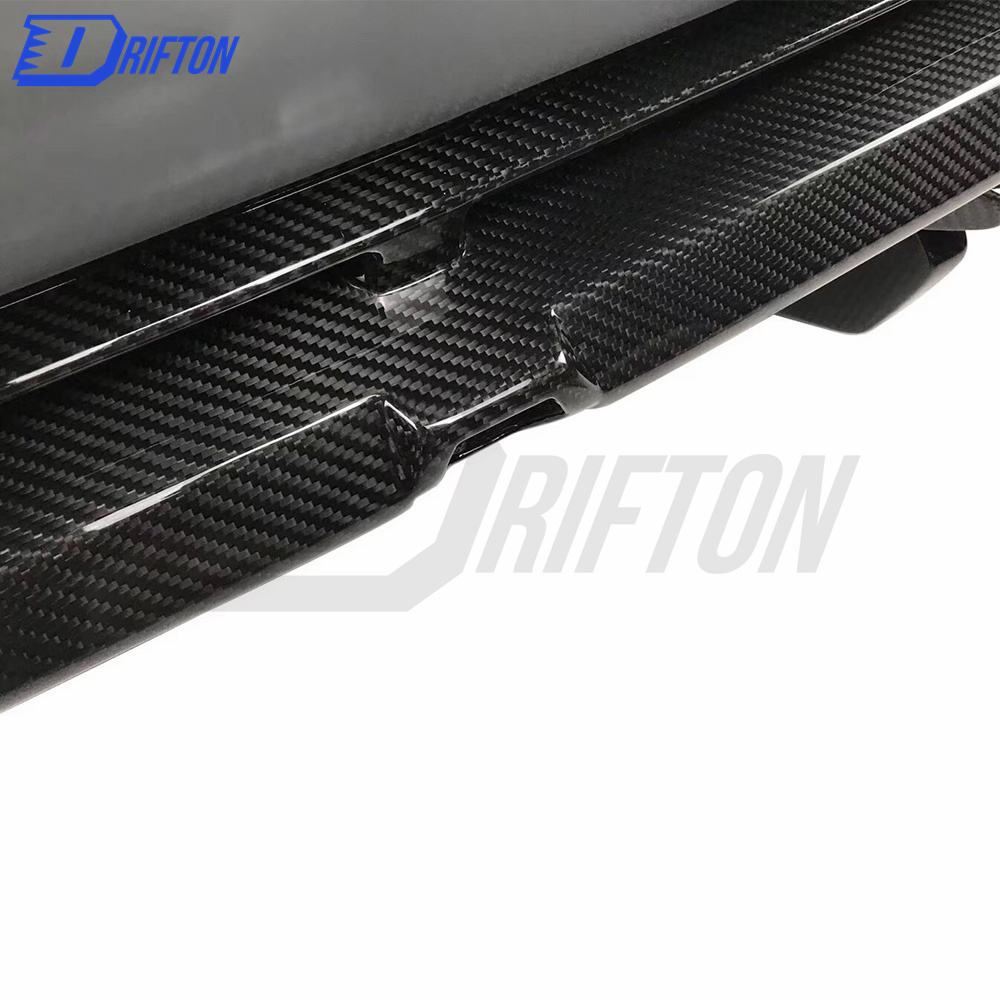 OKing Style Half Dry Carbon Fiber Rear Bumper For Lamborghini Huracan LP610-4 LP580 2014-2018