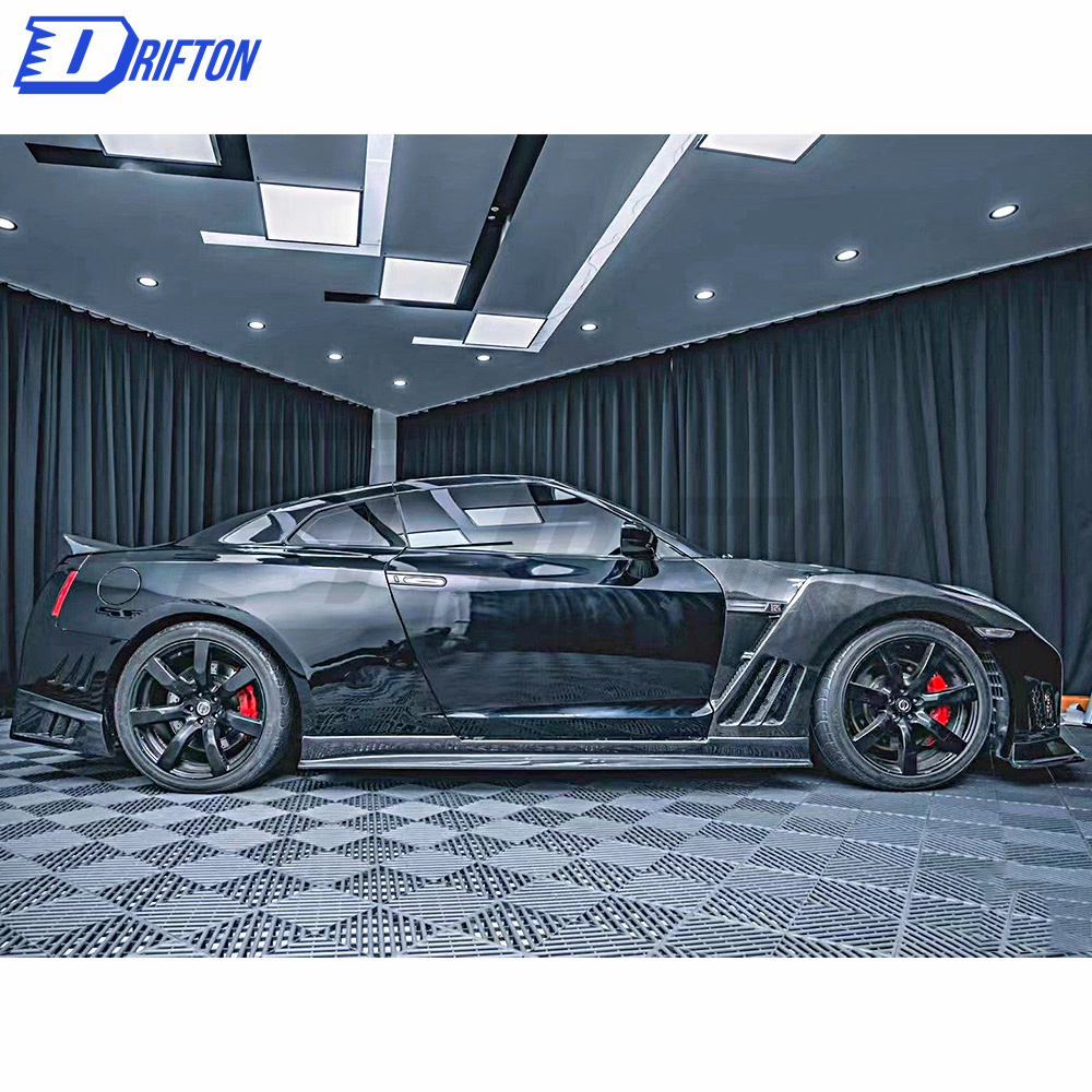 CMST V2 Style Half Carbon Fiber Rear Bumper With Diffuser For Nissan R35 GTR 2008-2016