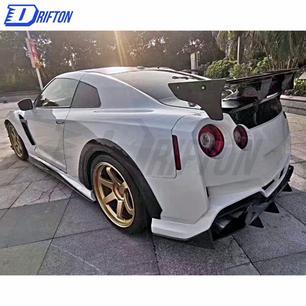 Varis MY19 Style Full Carbon Fiber Rear Bumper Assembly For Nissan R35 GTR 2017-2019