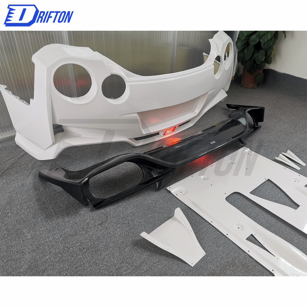 Varis MY19 Style Glass Fiber Rear Bumper With Carbon Fiber Rear Diffuser For Nissan R35 GTR 2017-2019