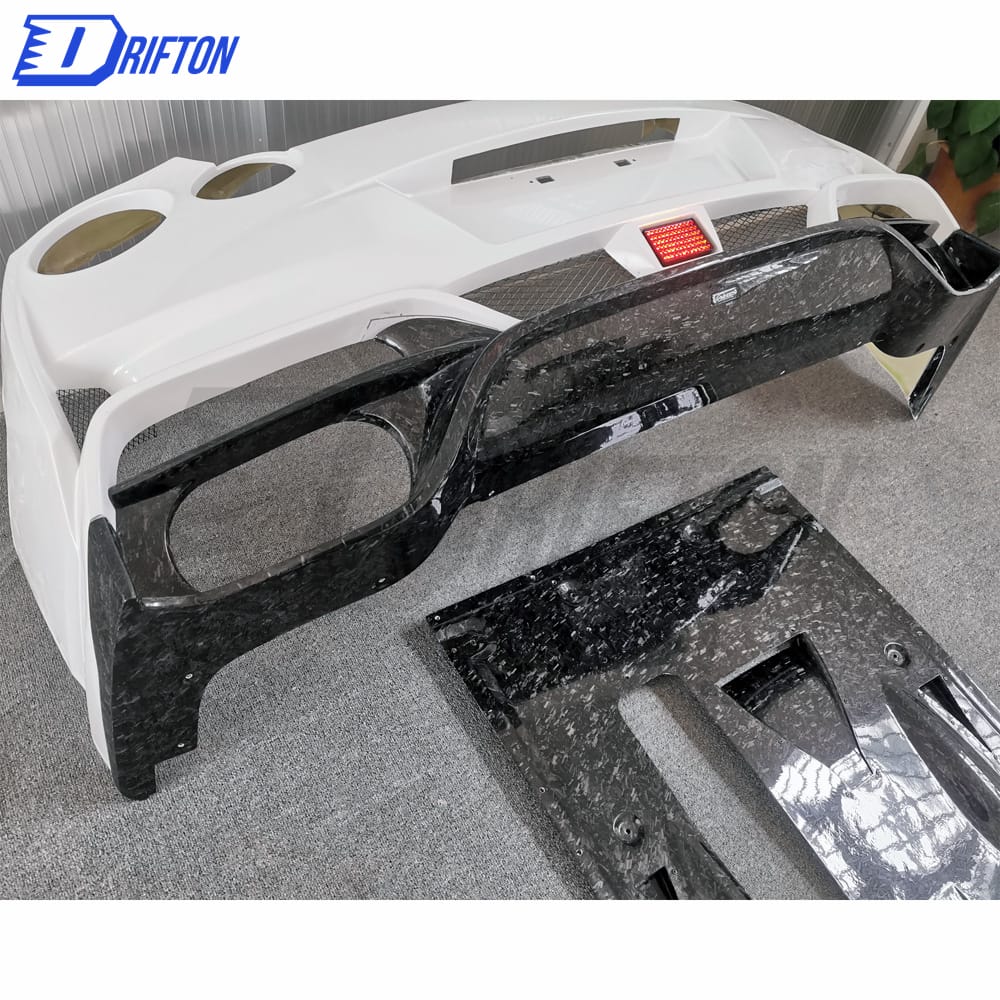 Varis MY19 Style Partial Forged Carbon Fiber Rear Bumper Assembly For Nissan R35 GTR 2017-2019