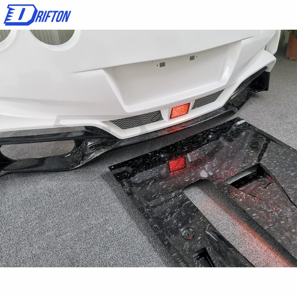 Varis MY19 Style Partial Forged Carbon Fiber Rear Bumper Assembly For Nissan R35 GTR 2017-2019
