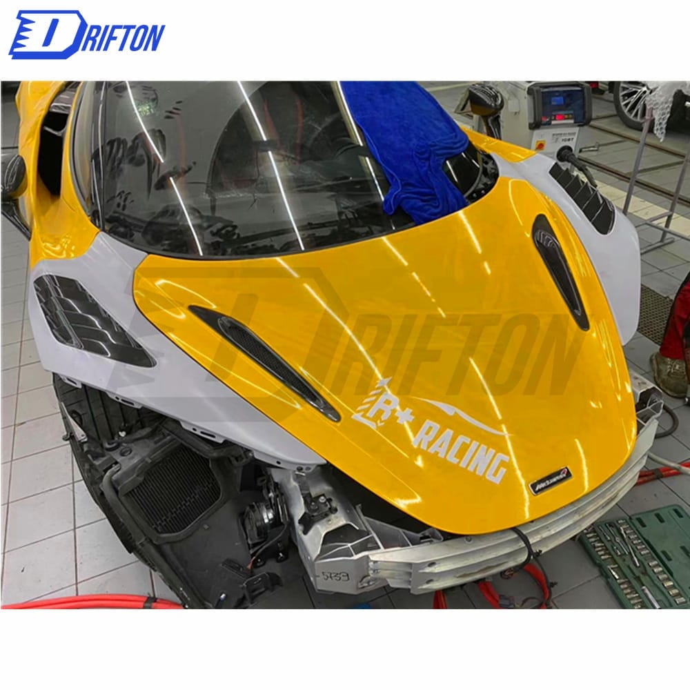 Vorsteiner Style Dry Carbon Fiber With Portion Primer Fenders For Mclaren 720S