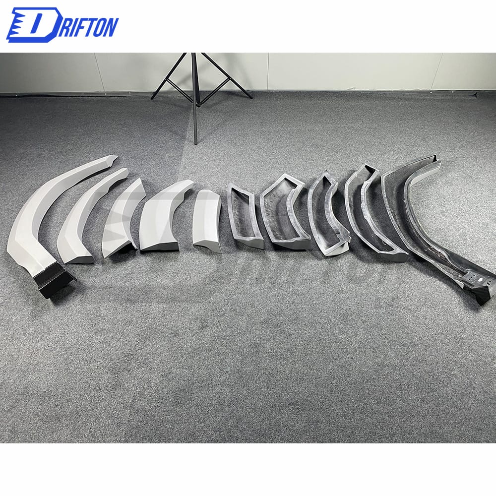 Mansory Style Half Dry Carbon Fiber Wide Fender Wheel Trim & Side Skirt For Lamborghini URUS