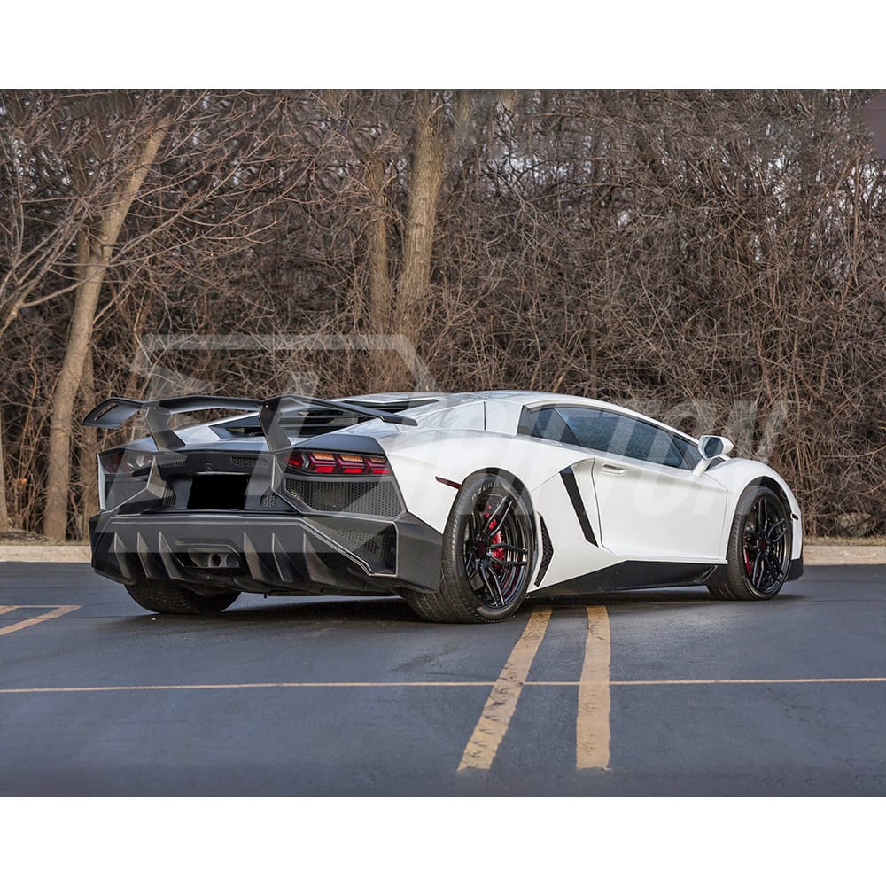 SV Style Dry Carbon Fiber Rear Bumper For Lamborghini Aventador LP700-4 LP720 LP750 2011-2015