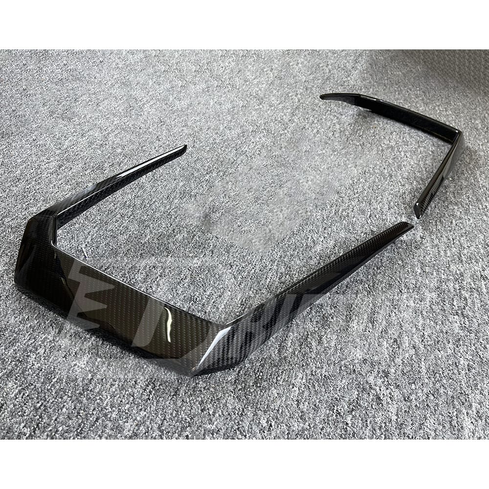 TopCar Style Dry Carbon Fiber Rear Bumper Vent For Lamborghini URUS