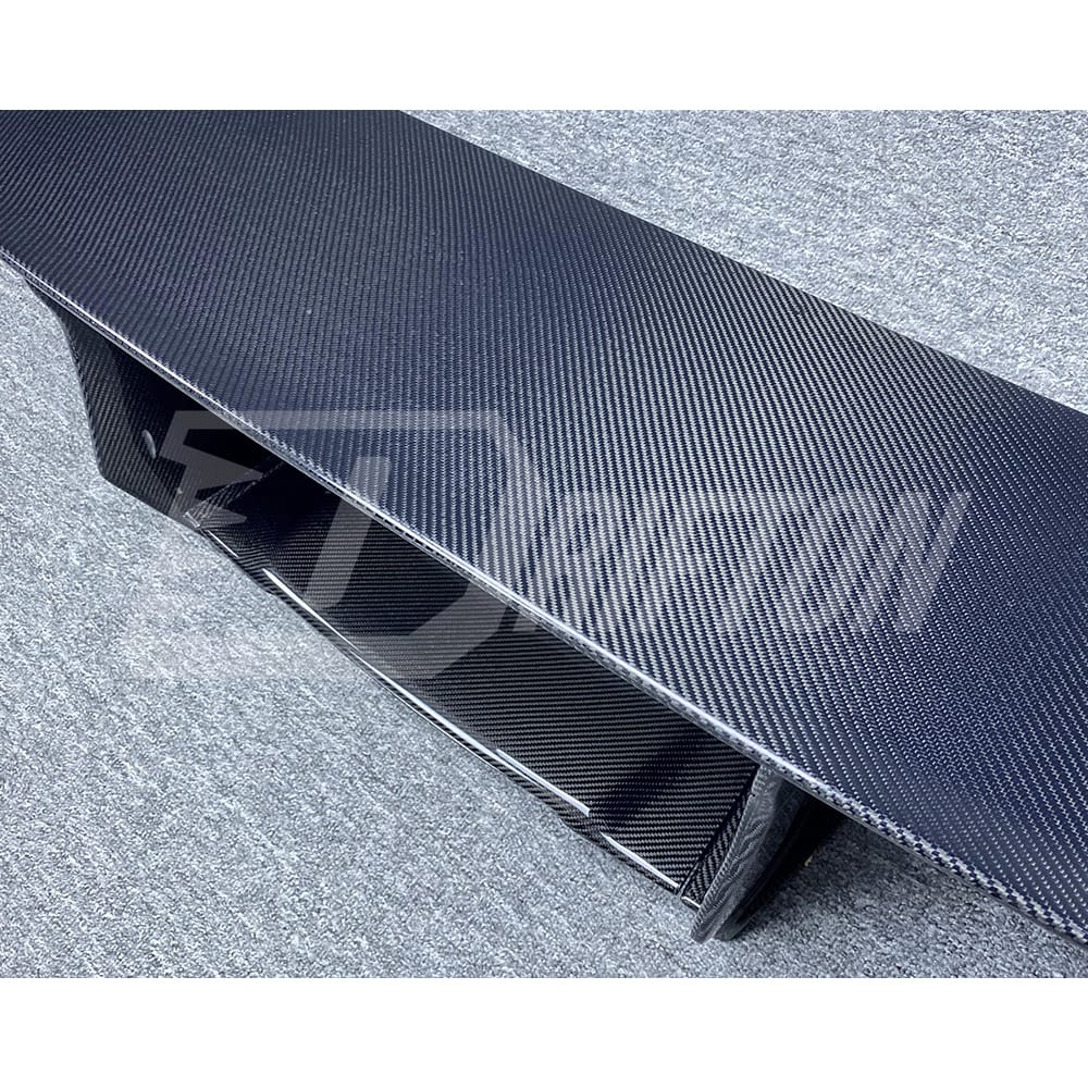 Nismo MY17 Style Carbon Fiber Rear Spoiler With Braket Lamp For Nissan R35 GTR 2008-2019