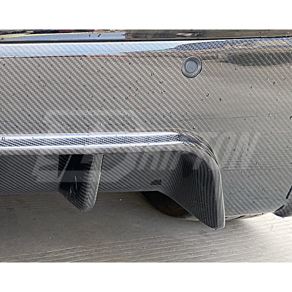 Dry Carbon Fiber Rear Diffuser With Light With Exhaust Tips For Mercedes Benz W167 GLE 450 2020-2023