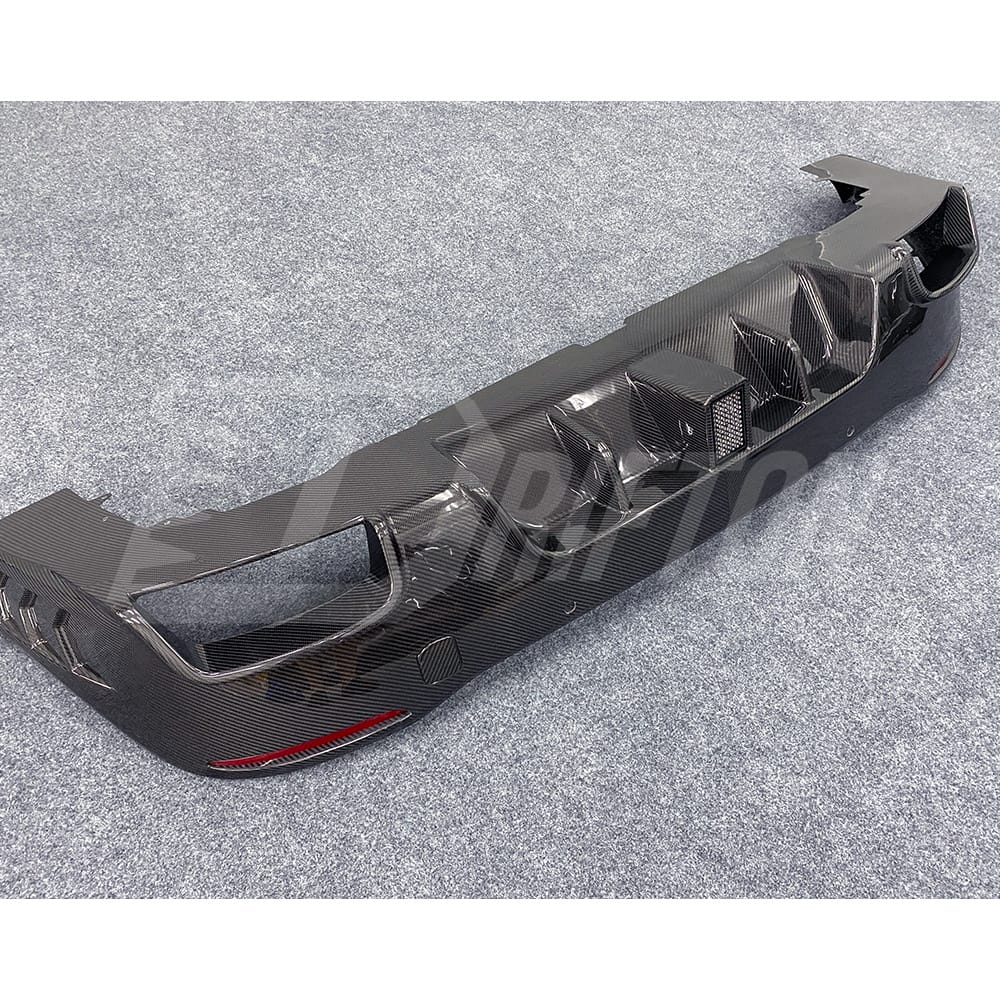 Dry Carbon Fiber Rear Diffuser With Light With Exhaust Tips For Mercedes Benz W167 GLE 450 2020-2023