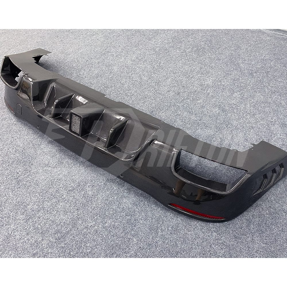 Dry Carbon Fiber Rear Diffuser With Light With Exhaust Tips For Mercedes Benz W167 GLE 450 2020-2023