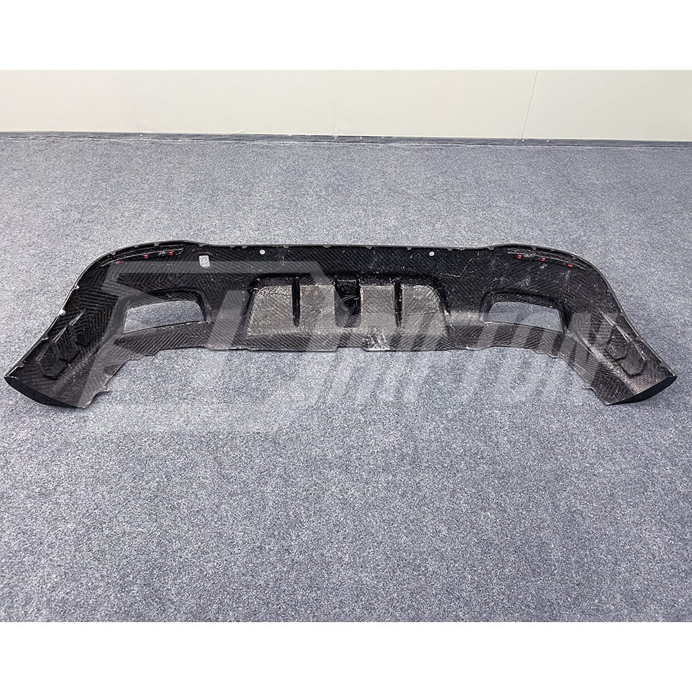 Dry Carbon Fiber Rear Diffuser With Light With Exhaust Tips For Mercedes Benz W167 GLE 450 2020-2023