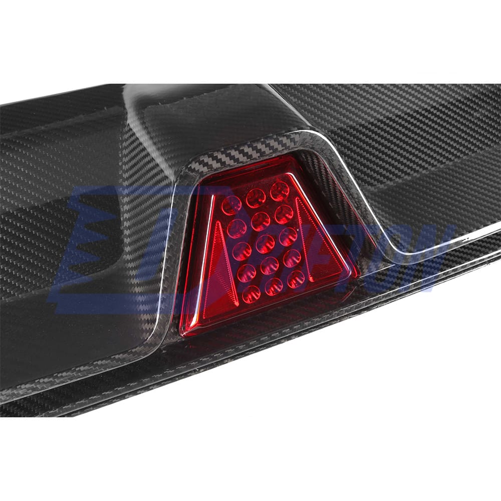 CS Style Dry Carbon Fiber Rear Diffuser With LED Brake Light For BMW 5 Series F90 M5 2017-2023
