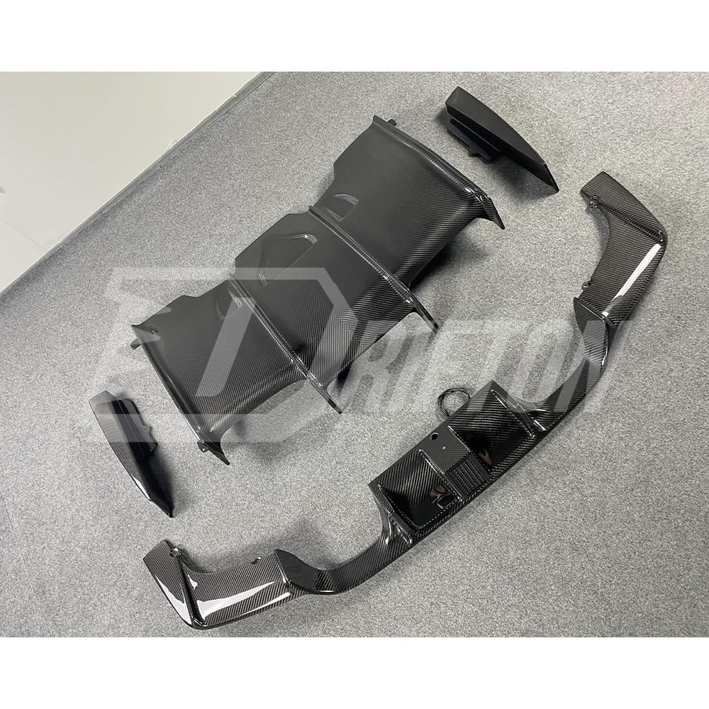 OKING Style Dry Carbon Fiber Rear DIffuser With LED Brake Light For BMW M3 M4 F80 F82 F83 2014-2020