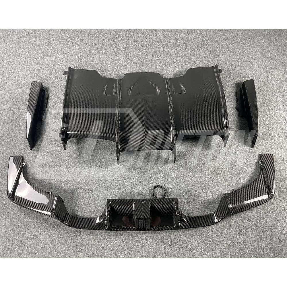 OKING Style Dry Carbon Fiber Rear DIffuser With LED Brake Light For BMW M3 M4 F80 F82 F83 2014-2020