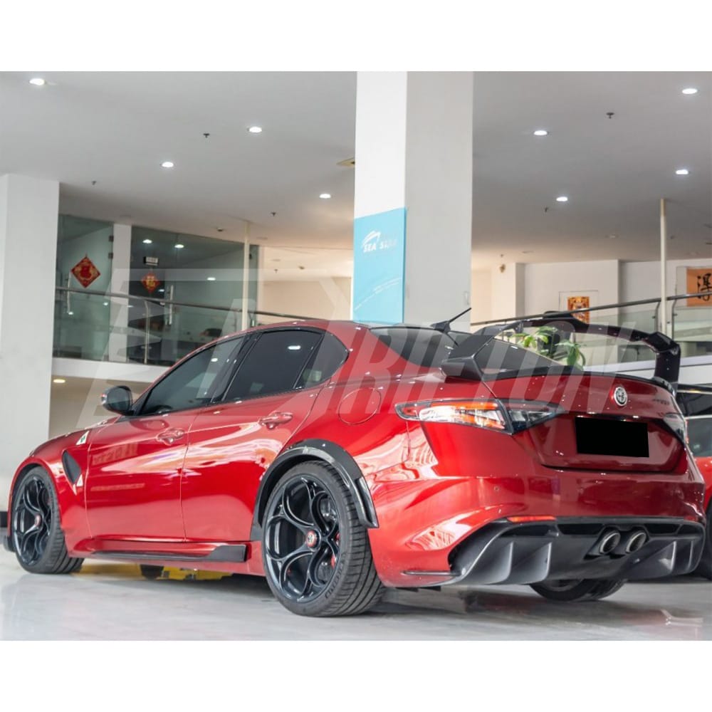 GTAM Style Glass Fiber Fender For Alfa Romeo Giulia 2016-2023