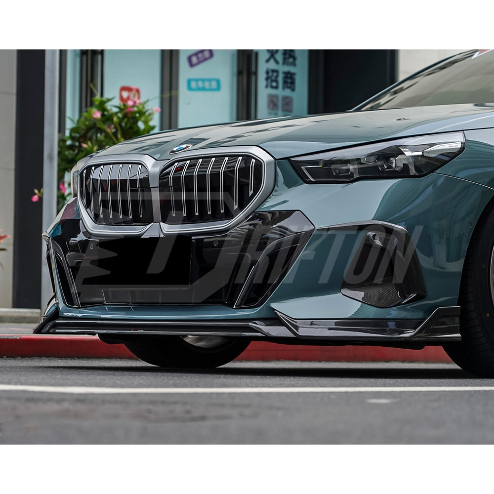 TAKD Style Dry Carbon Fiber Side Skirt For BMW 5 Series G60 2024-On