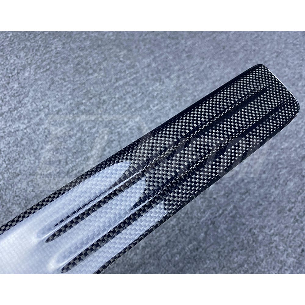 Dry Carbon Fiber Door Sills Scuff Plates Panels For Ferrari 488 GTB Spider 2015-2019