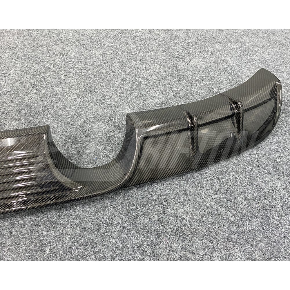Center Exhaust Style Carbon Fiber Rear Diffuser For Porsche 911 Carrera S 4S GTS 991 991.2 2016-2018