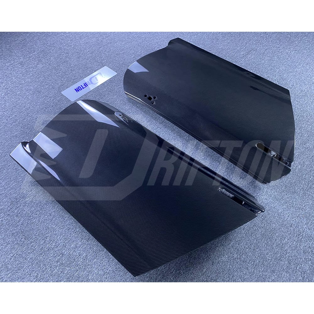 Dry Carbon Fiber Door For Nissan R35 GTR 2008-2019