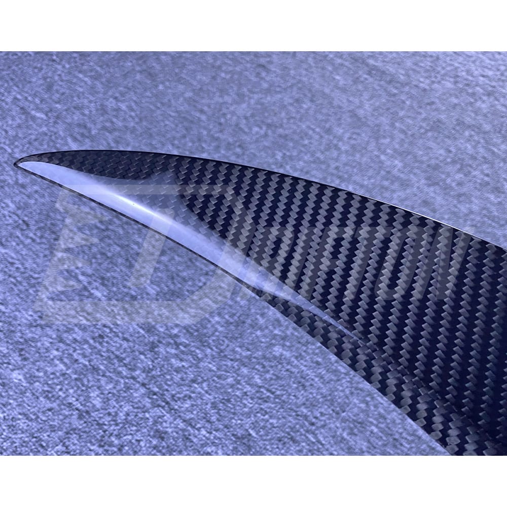 V Style Dry Carbon Fiber Rear Spoiler Trunk Wing For BMW M8 F90 F91 F92 F93 2020-2024
