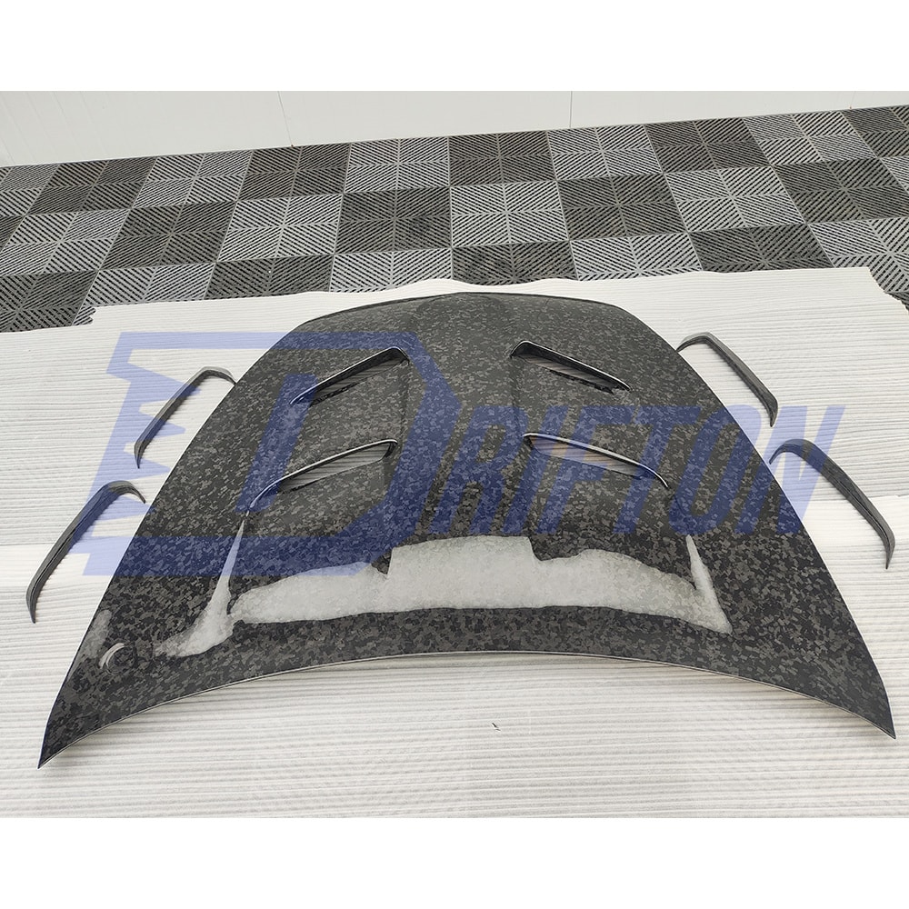 Mansory Style Dry Carbon Fiber Full Body Kits For Bentley Bentayga 2020-2024