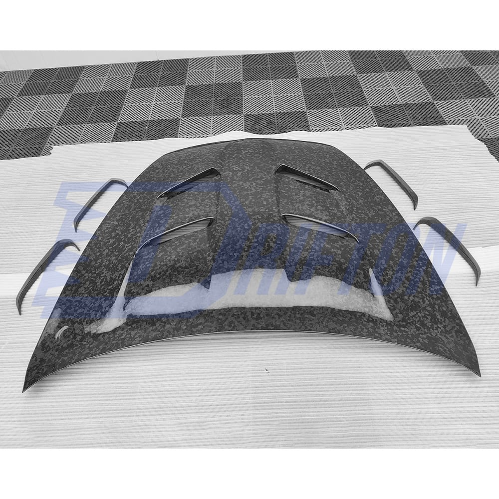 Mansory V1 Style Dry Carbon Fiber Hood For Bentley Bentayga 2020-2024