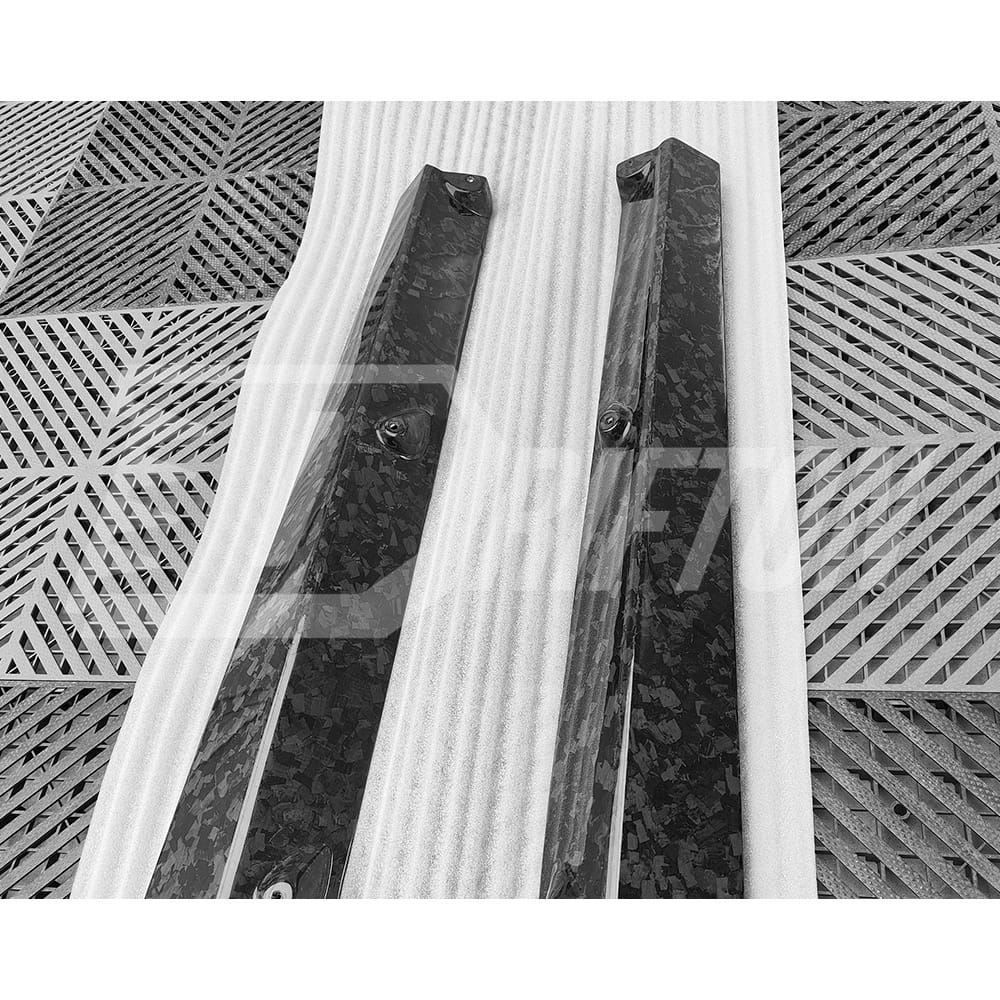 S Style Dry Carbon Fiber Side Skirt For Bentley Bentayga 2020-2024