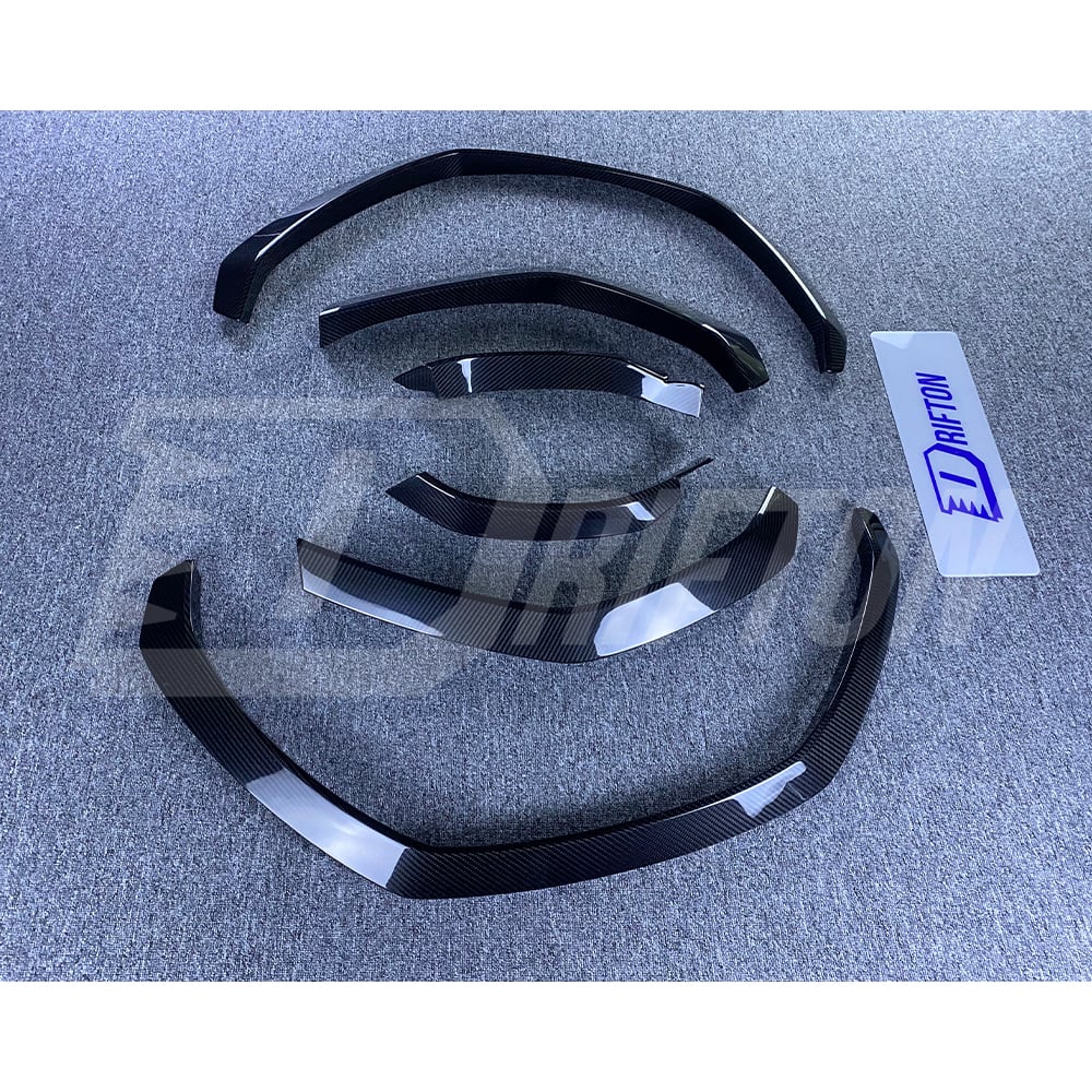 TopCar Style Dry Carbon Fiber Wheel Trims For Lamborghini URUS 2018-2022