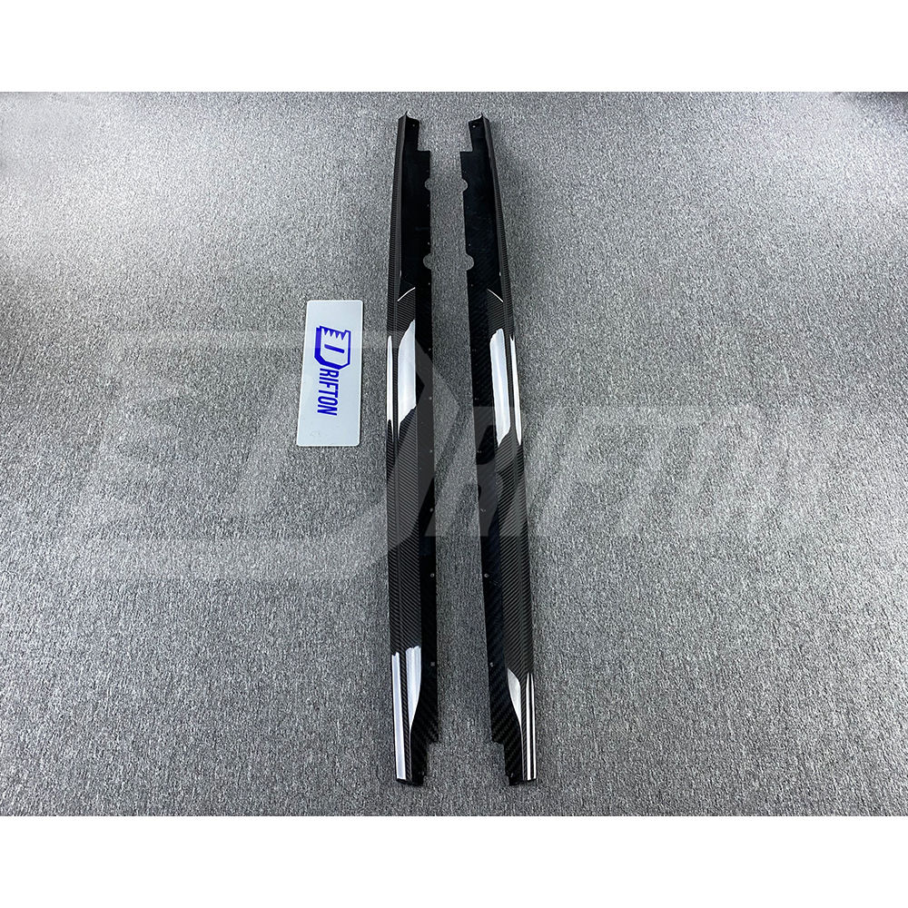 GT RWD Style Dry Carbon Fiber Side Skirt For Audi R8 2020-2024