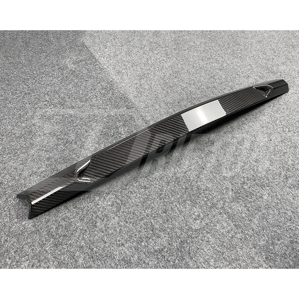 Mansory Style Dry Carbon Fiber Rear Trunk Center Trim For Lamborghini URUS