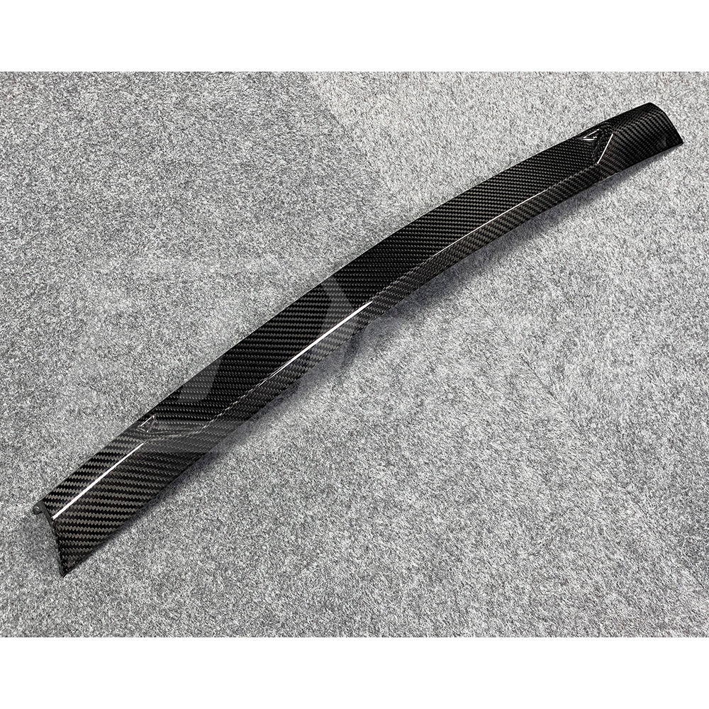 Mansory Style Dry Carbon Fiber Rear Trunk Center Trim For Lamborghini URUS