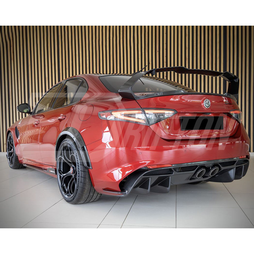 GTAM Style Dry Carbon Fiber Body Kits For Alfa Romeo Giulia QV Quadrifoglio 2016-2023