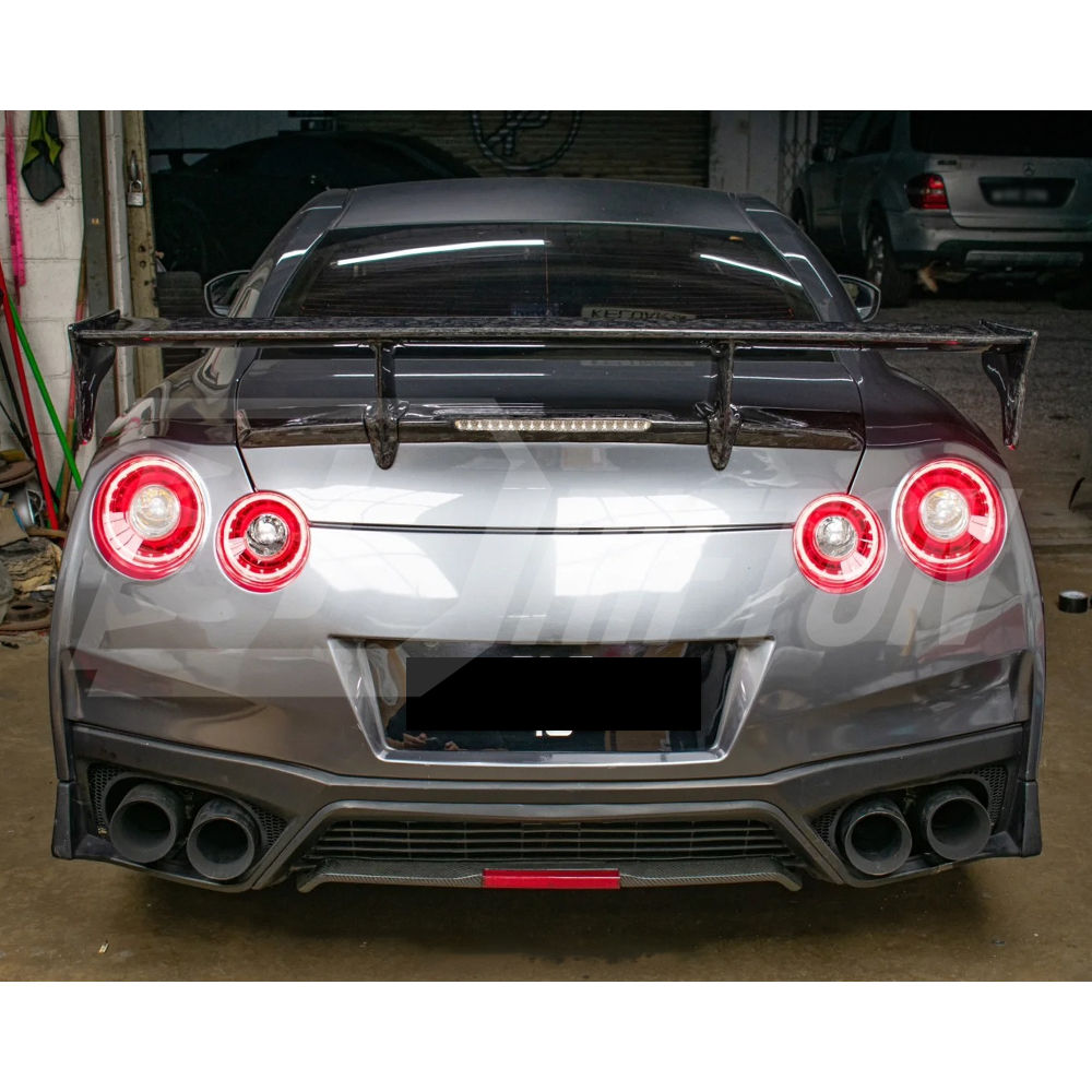 MY12 OEM Style Dry Carbon Fiber Rear Under Diffuser Plate With Brake Light For Nissan R35 GTR 2008-2023