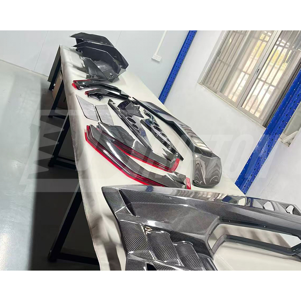 Duke Style Dry Carbon Fiber LED Lights Rear Diffuser Blades Fins For Lamborghini Revuelto 2023-ON